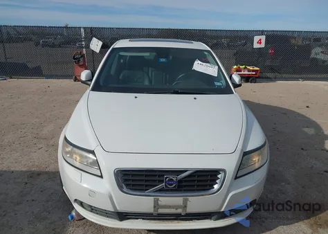2010 Volvo S40 2.4I z USA, uszkodzony, nr VIN YV1382MS1A2513383